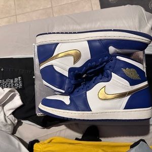 Jordan 1 Retro Gold Medal (2016)